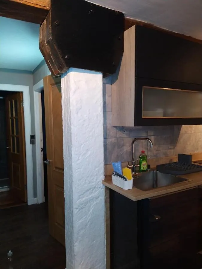 Lovely 2 Bedroom B-Listed Converted Whisky Bond Edinburgh