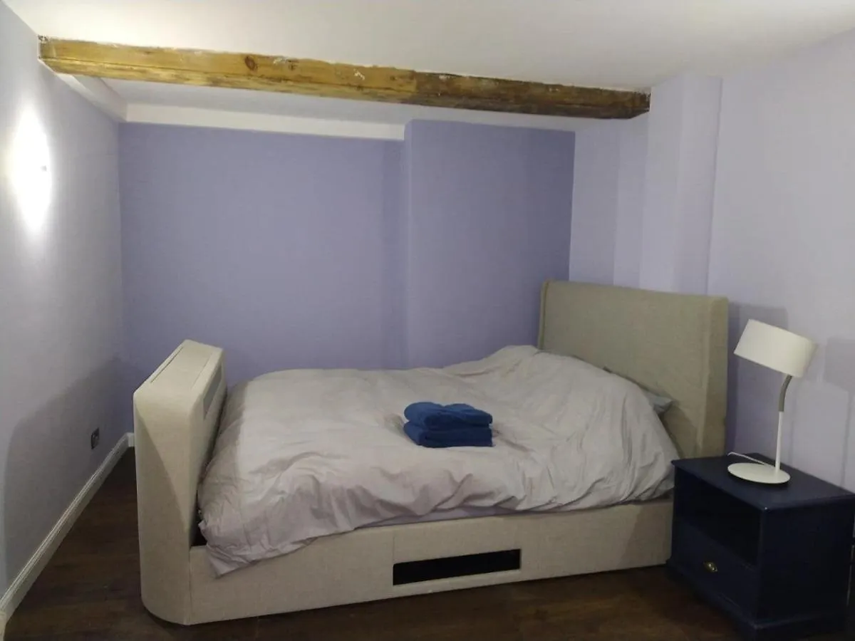 Apartment Lovely 2 Bedroom B-Listed Converted Whisky Bond Edinburgh United Kingdom